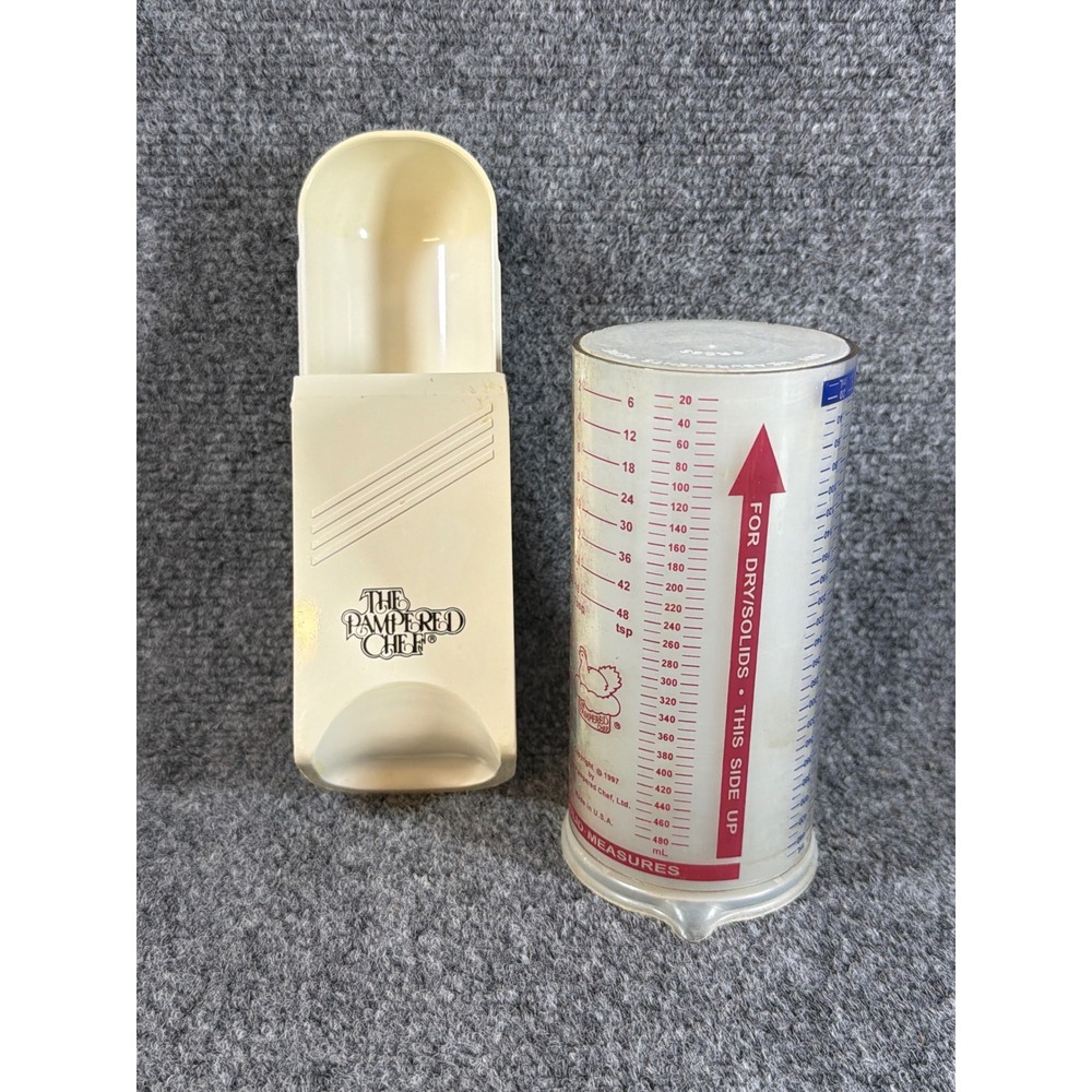 Pampered Chef 2 Cup Measure All Cup and Adjustable Measuring Scoop Set Cream